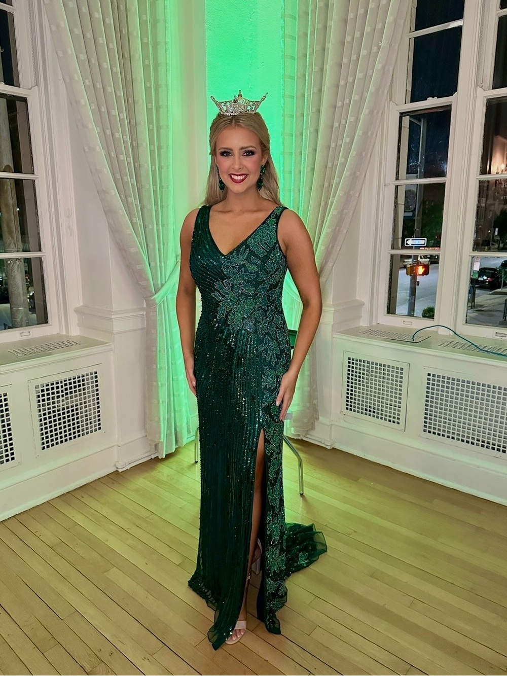 Mac Duggal Emerald Green Sequined V-Neck Evening Gown Liquid Beading